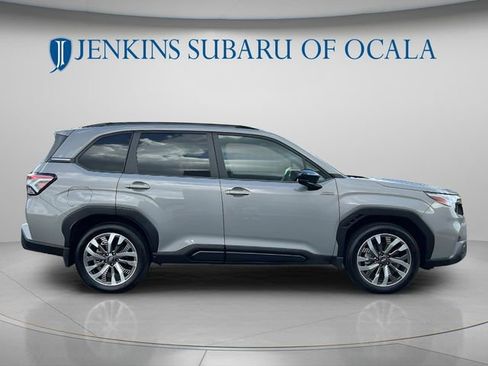 Used 2025 Subaru Forester Touring AWD/4WD image 2