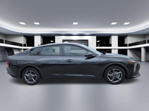 Certified 2026 Kia K4 LXS image 7