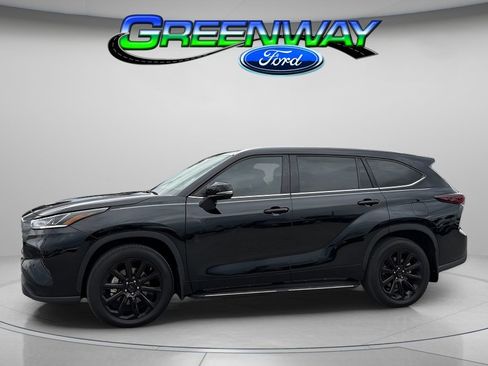 Used 2026 Toyota Highlander Limited AWD/4WD image 1