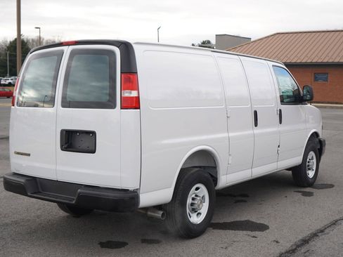 New 2025 Chevrolet Express 3500 image 3