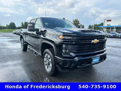 Used 2024 Chevrolet Silverado 2500 Custom w/ Custom Convenience Package AWD/4WD image 8
