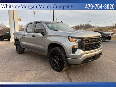 Used 2024 Chevrolet Silverado 1500 Custom image 3