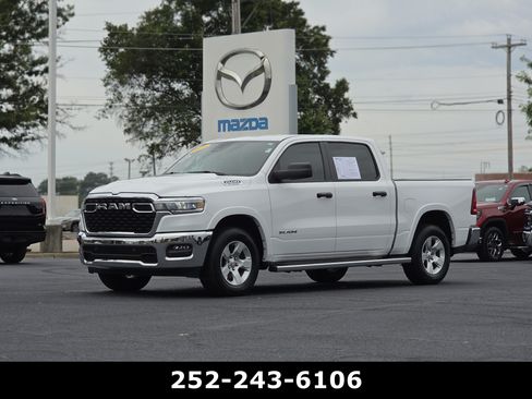 Used 2025 RAM 1500 Big Horn AWD/4WD image 3