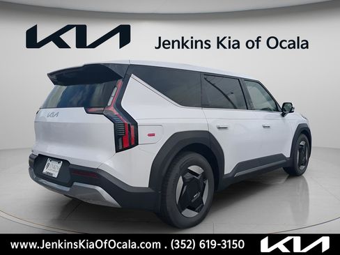 New 2026 Kia EV9 Light image 3