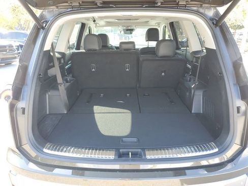 Used 2025 Kia Telluride SX image 6