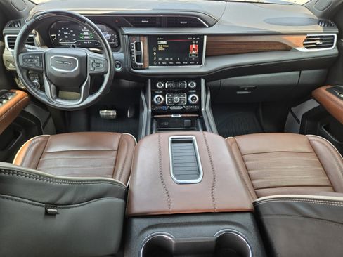 Used 2023 GMC Yukon XL Denali Ultimate w/ LPO, Floor Liner Package AWD/4WD image 21