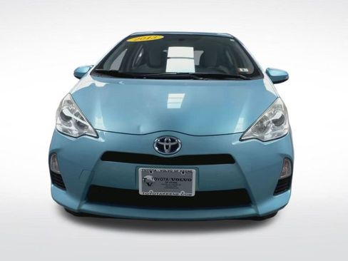 Used 2013 Toyota Prius C One image 3