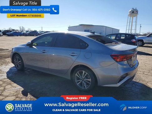 Used 2023 Kia Forte LXS FWD image 3