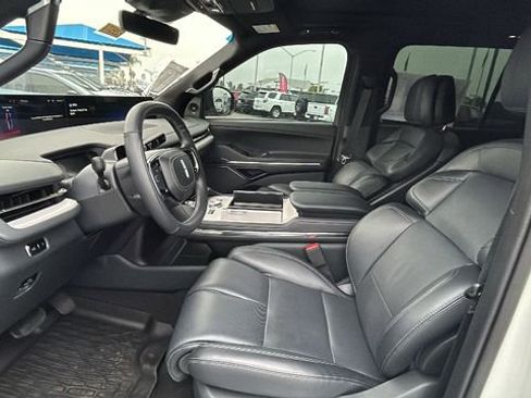 Used 2025 Lincoln Navigator Reserve w/ Jet Appearance Package image 19