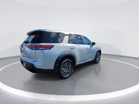 Used 2025 Nissan Pathfinder S image 8