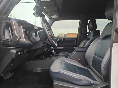 Used 2023 Ford Bronco Outer Banks image 16