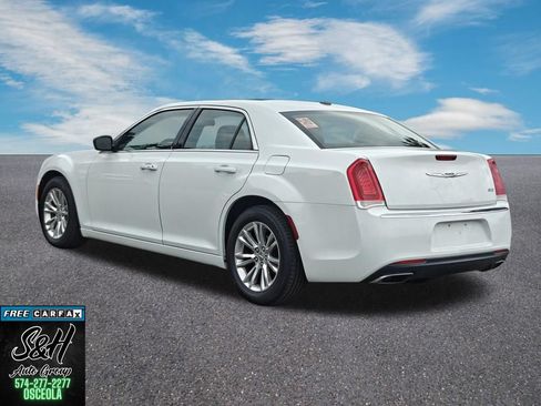 Used 2017 Chrysler 300 Touring w/ Value Package RWD image 16