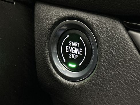 Used 2024 Cadillac XT4 Sport image 33