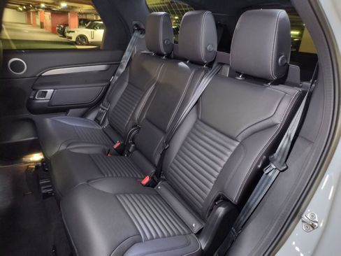 New 2026 Land Rover Discovery Limited Edition image 25