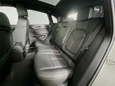 New 2026 Porsche Macan image 24