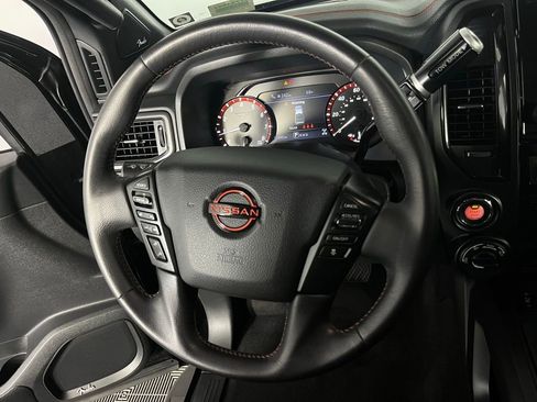 Used 2023 Nissan Titan PRO-4X w/ Pro-4x Convenience Package image 18