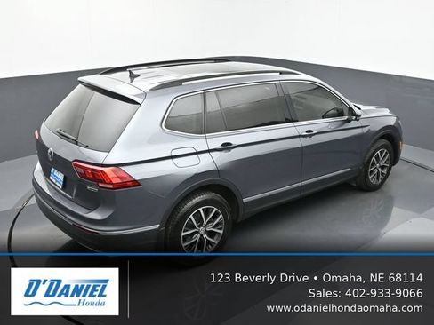 Used 2020 Volkswagen Tiguan SE w/ Panoramic Sunroof Package AWD/4WD image 18