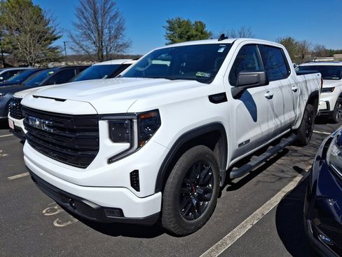 Used 2023 GMC Sierra 1500 Elevation image 3