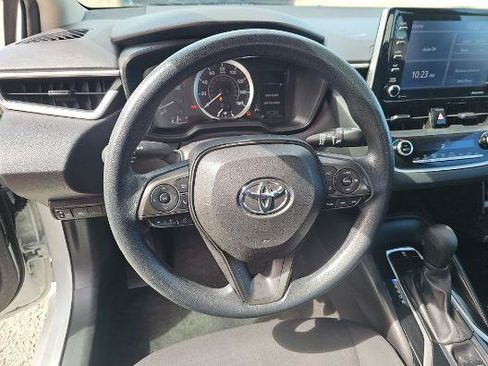 Used 2021 Toyota Corolla LE FWD image 9