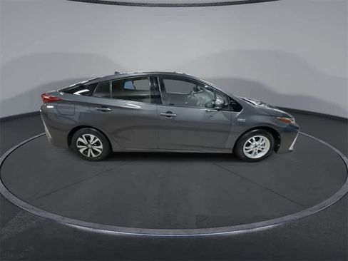 Used 2017 Toyota Prius Prime Plus image 9