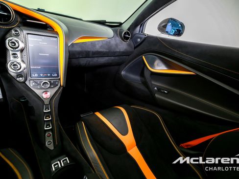 Used 2020 McLaren 720S Performance image 17