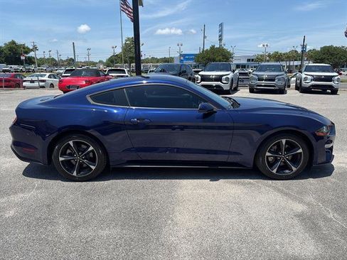 Used 2020 Ford Mustang Coupe RWD image 4