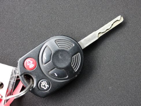 Used 2016 Ford Focus SE w/ SE Power Seat Package FWD image 29