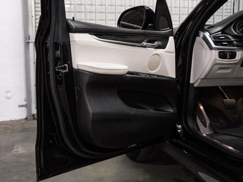 Used 2015 BMW X5 xDrive35d image 41