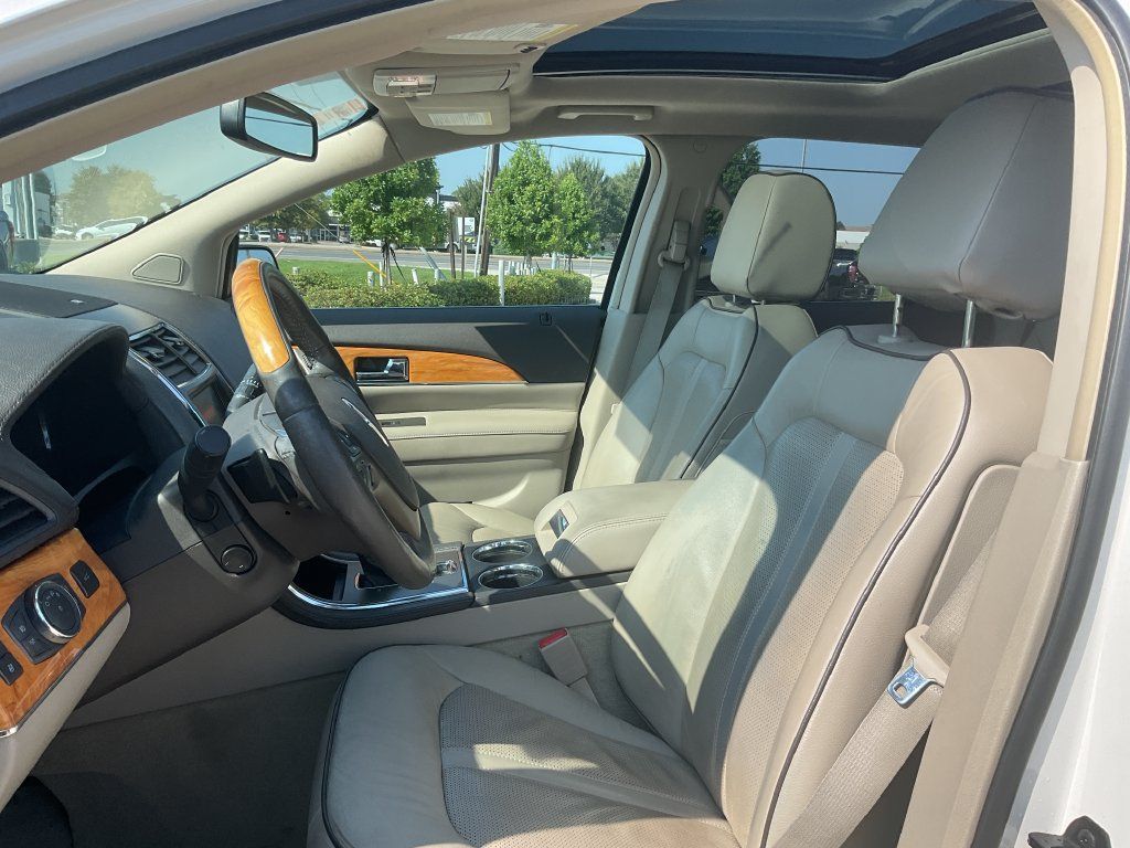 Used 2014 Lincoln MKX FWD w/ Equipment Group 102A image 13