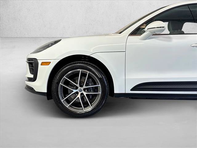 Certified 2026 Porsche Macan AWD/4WD image 28