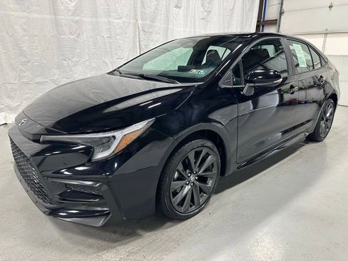 Used 2026 Toyota Corolla SE image 3