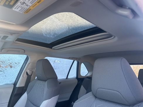 Used 2025 Toyota RAV4 XLE w/ Convenience Package image 12