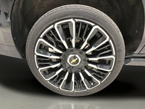Used 2025 Chevrolet Tahoe High Country AWD/4WD image 40