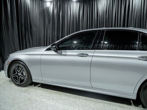 Used 2022 Mercedes-Benz E 350 Sedan image 5