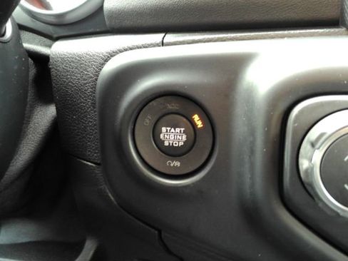 Used 2019 Jeep Wrangler Unlimited Sahara AWD/4WD image 40