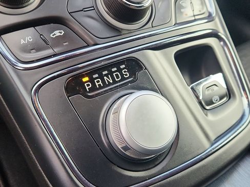 Used 2015 Chrysler 200 S AWD/4WD image 23