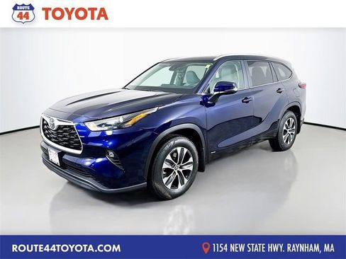 New 2026 Toyota Highlander XLE image 1