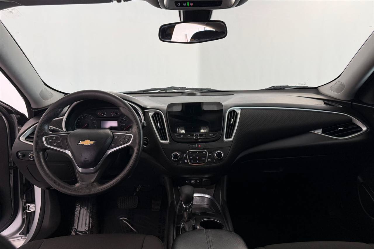 Used 2022 Chevrolet Malibu LT FWD image 15