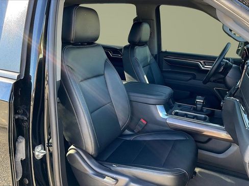 Used 2024 Chevrolet Silverado 1500 LT Trail Boss w/ Convenience Package II image 7