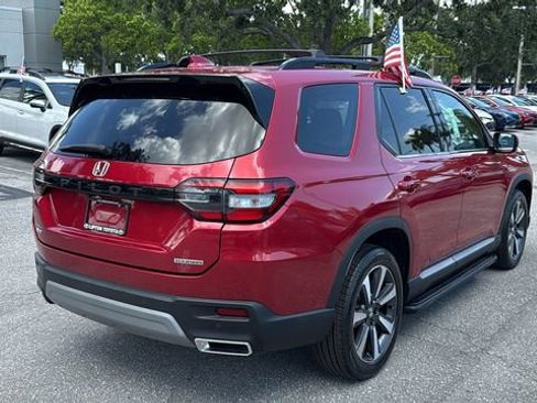 Used 2023 Honda Pilot Touring image 10