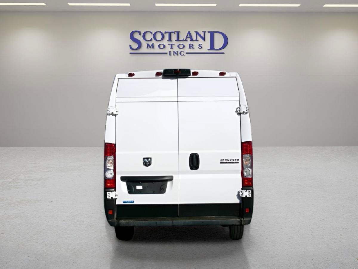 Used 2025 RAM ProMaster 2500 FWD image 7