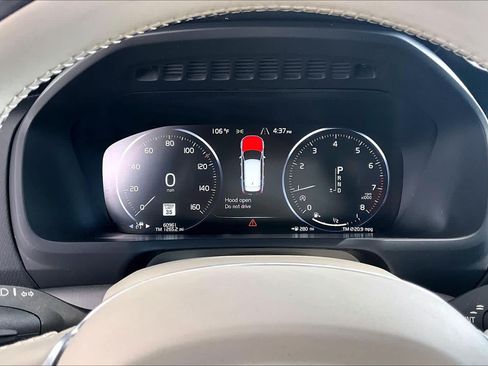 Used 2021 Volvo XC90 T5 Momentum w/ Protection Package Premier FWD image 26