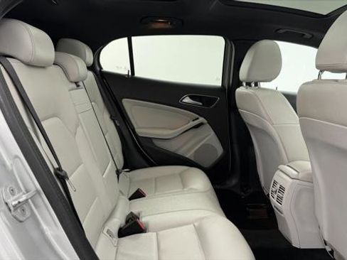 Used 2018 Mercedes-Benz GLA 250 4MATIC image 19