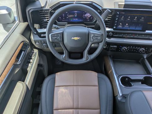 New 2026 Chevrolet Silverado 2500 High Country w/ Technology Package AWD/4WD image 4