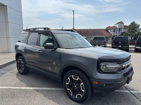 Used 2023 Ford Bronco Sport Outer Banks w/ Tech Package AWD/4WD image 8