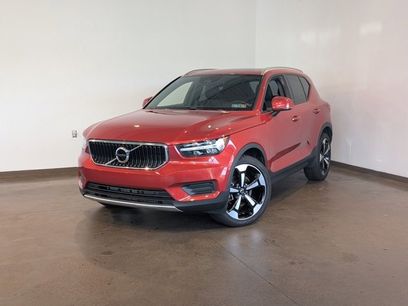 Used 2020 Volvo XC40 T5 Momentum w/ Protection Package