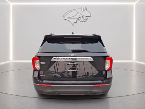 Used 2022 Ford Explorer XLT RWD image 4