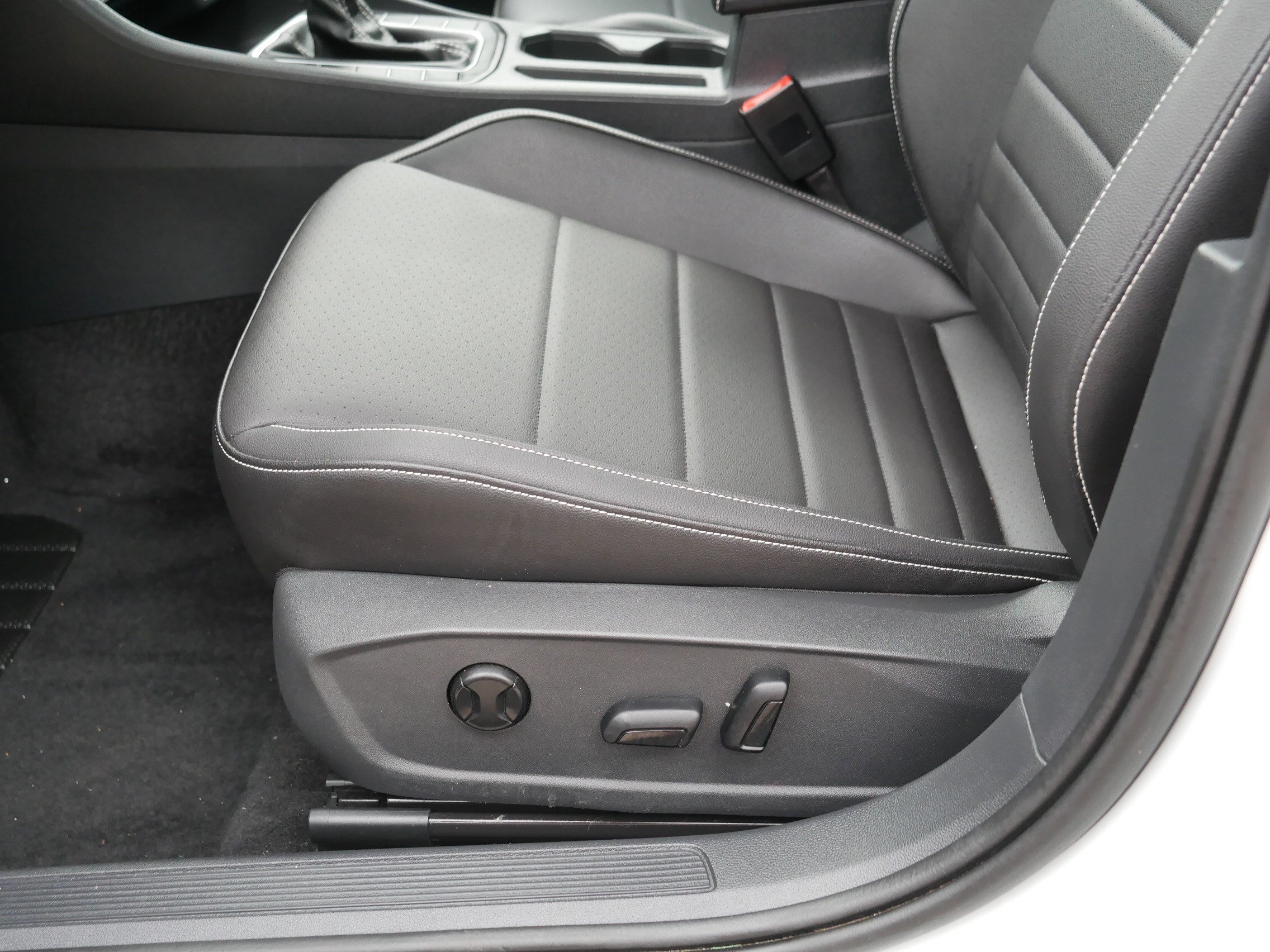 Used 2023 Volkswagen Jetta SE FWD image 20