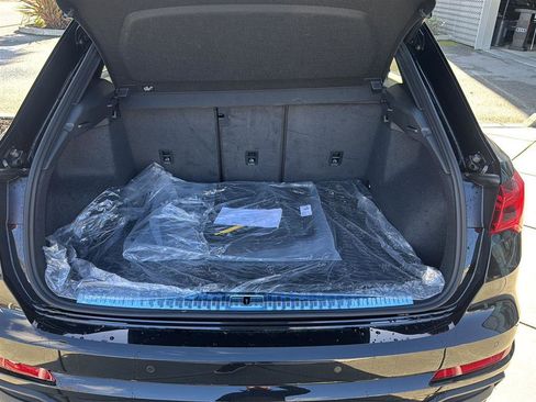 Used 2025 Audi Q3 2.0T Premium w/ Convenience Package image 16