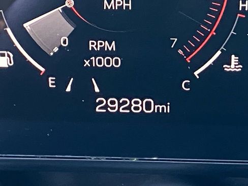 Used 2025 GMC Yukon XL Denali image 35